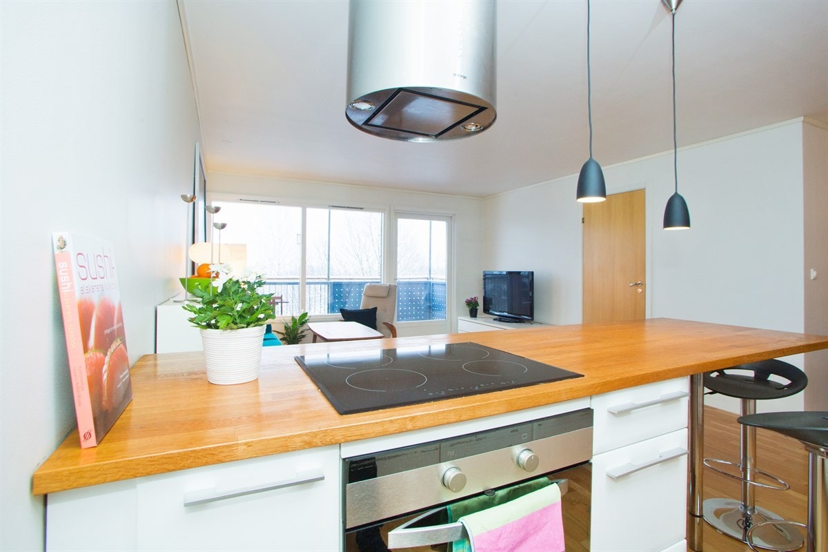 Tidsriktig Kjøkken med spisedel Galleribilde