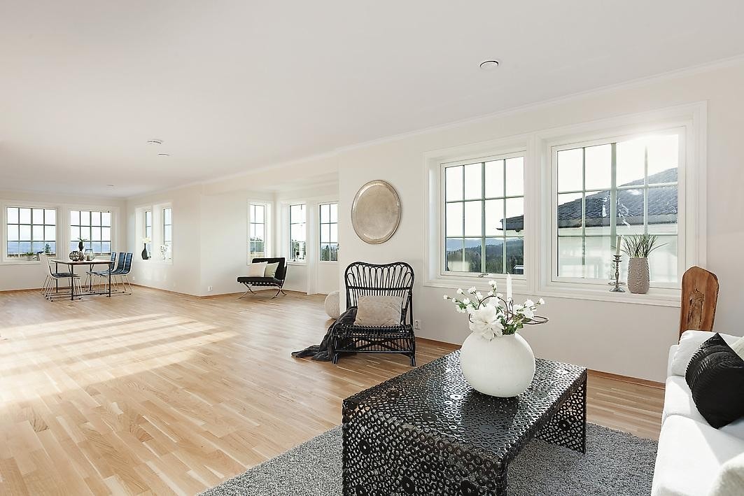 Stue med utgang til terrasse. Galleribilde
