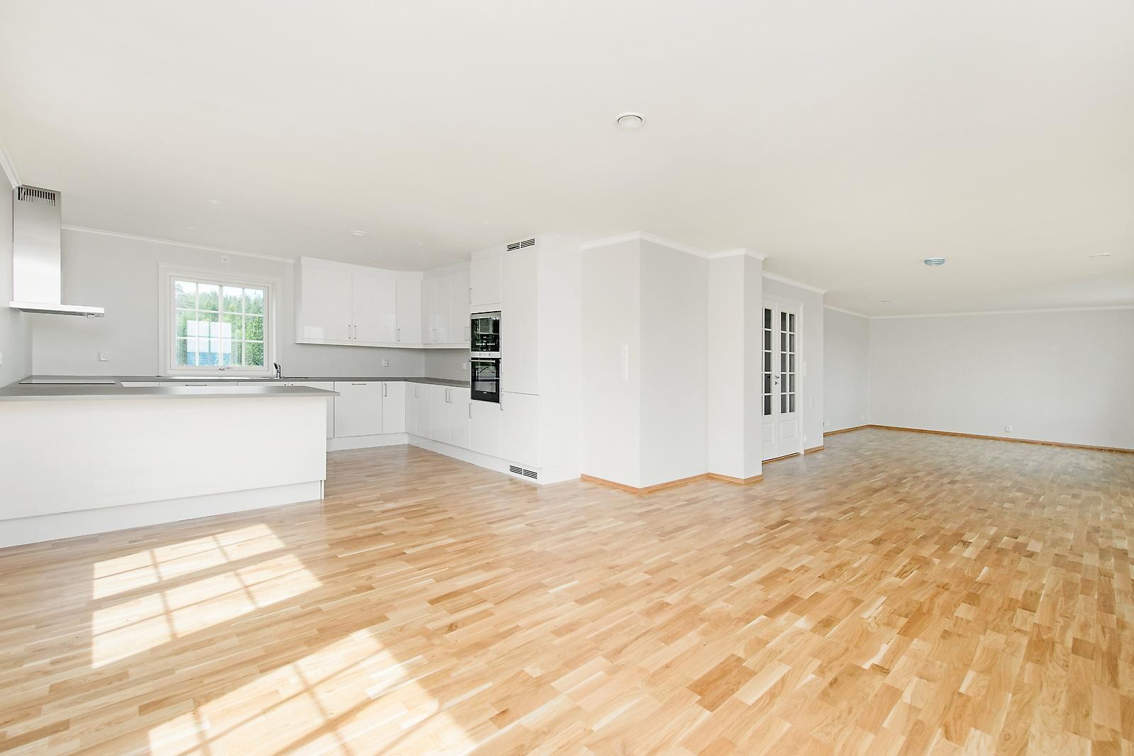 Kjøkkenspisetue. Galleribilde