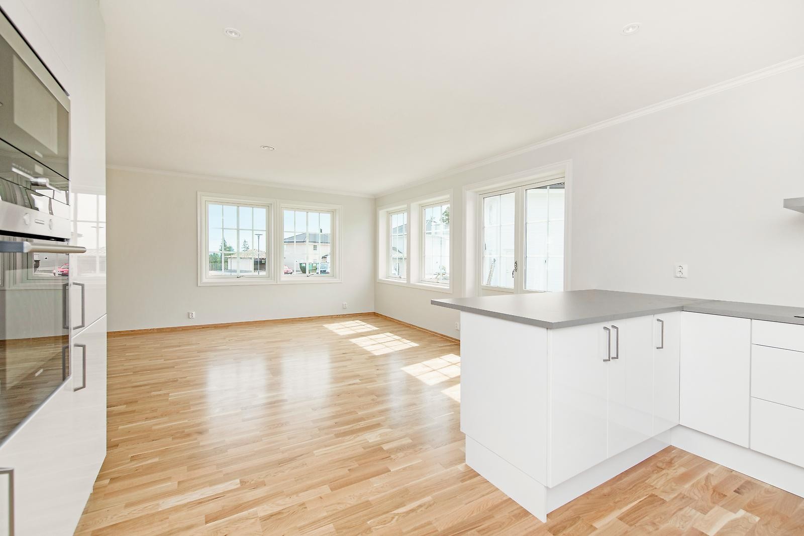 Kjøkken med åpen løsning. Galleribilde