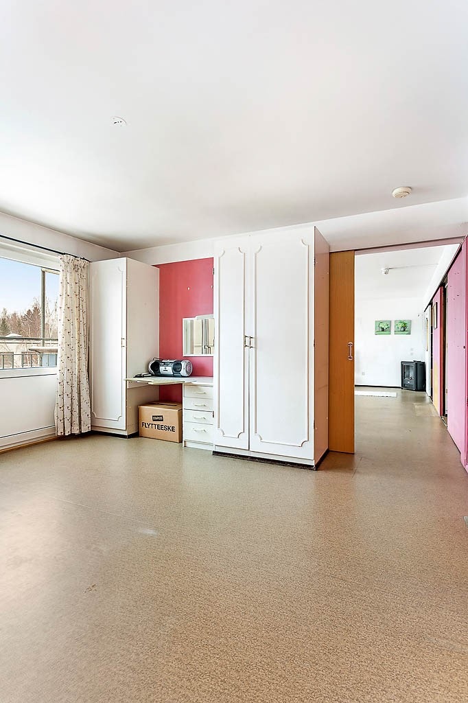 Soverom mot stue Galleribilde