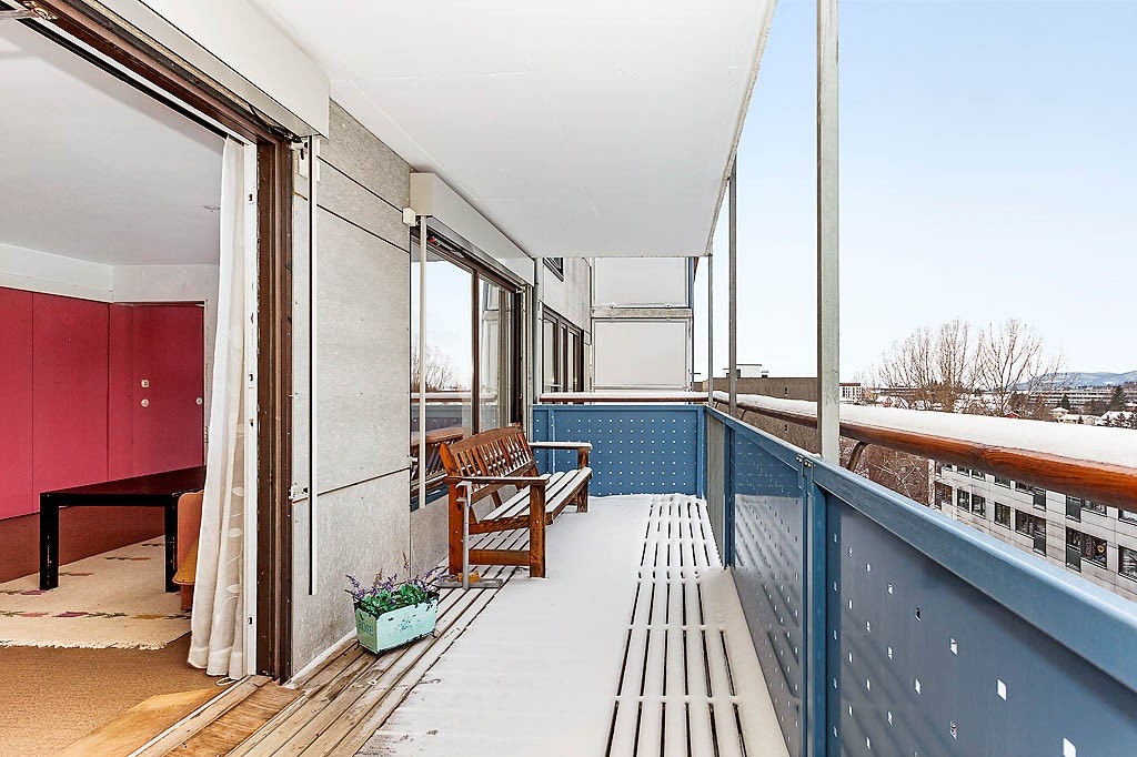 Solrik balkong Galleribilde