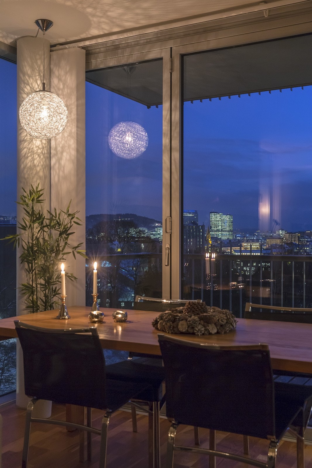 Veggen mot balkong kan trekkes helt til side Galleribilde