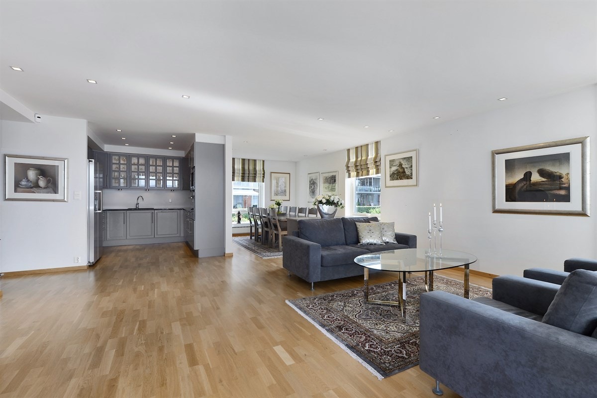 Stue/kjøkken/spisestue. Galleribilde