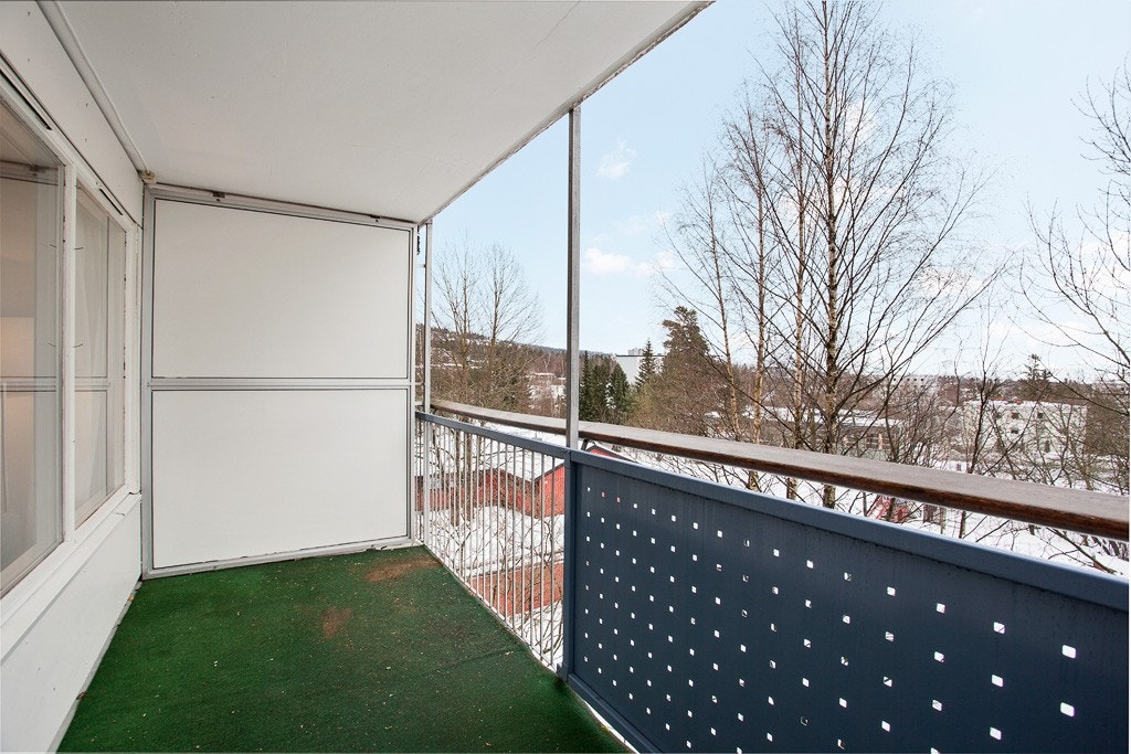 Usjenert balkong med fin utsikt Galleribilde