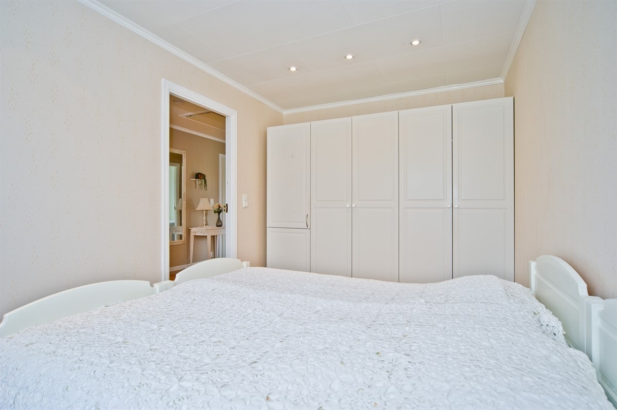 Mye skapplass på hovedsoverommet. Galleribilde