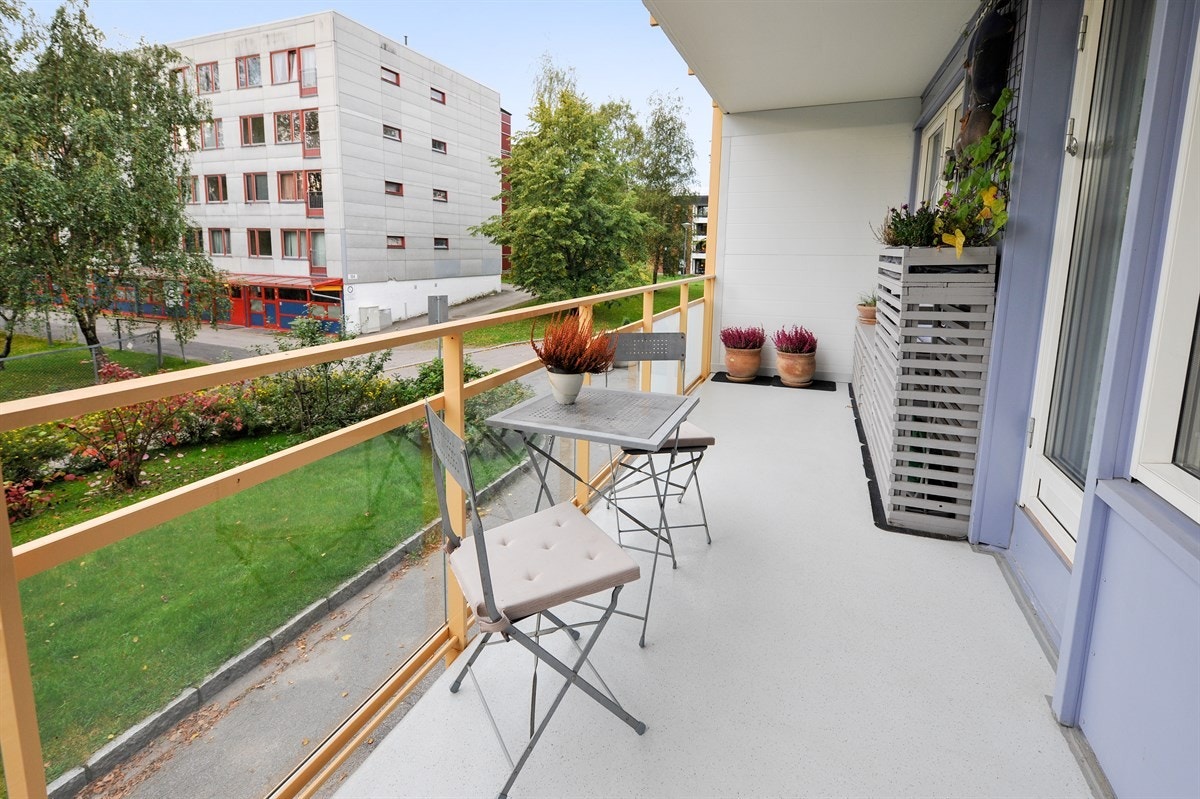 Solrik balkong på 10,5 kvm Galleribilde