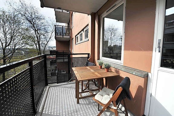 Balkongmøblementet stemmer ikke med bildet og medfølger ikke. Se beskrivelse i annonsen. Galleribilde