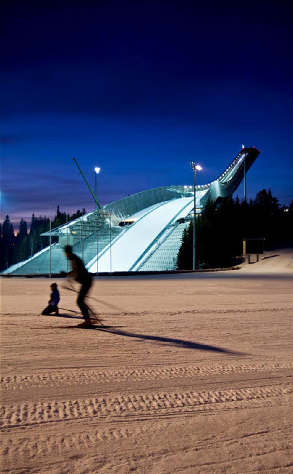 Holmenkollen skianlegg, med de store norske skiidretter tilrettelagt under ett. Galleribilde