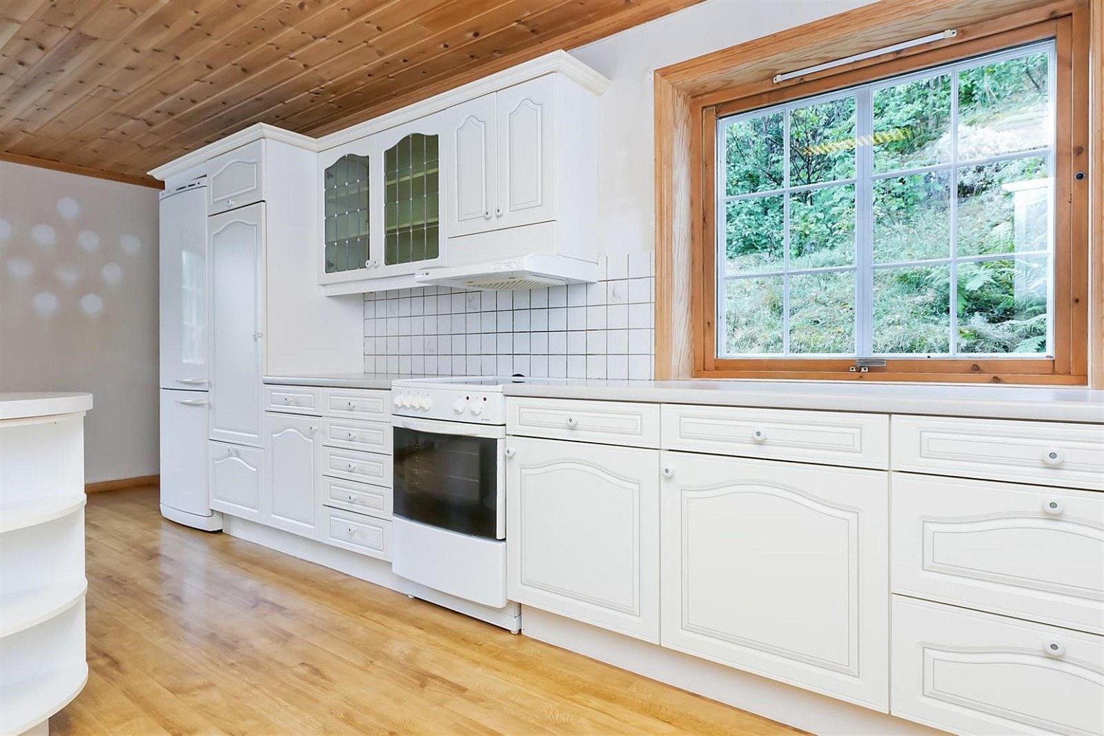 Godt med skap og benkeplass Galleribilde