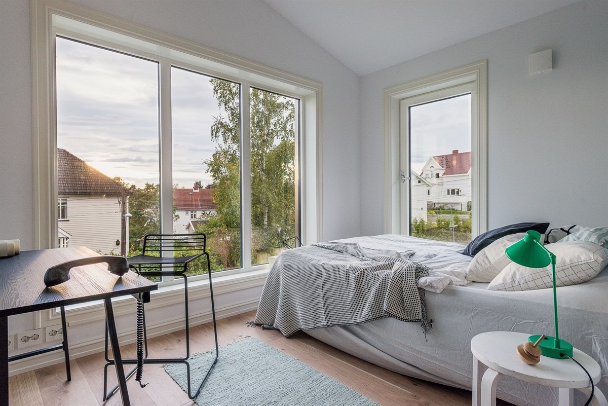 Ett av soverommene kan også ha potensial som en walk-in closet om du ikke har permanent behov for fire soverom. Galleribilde