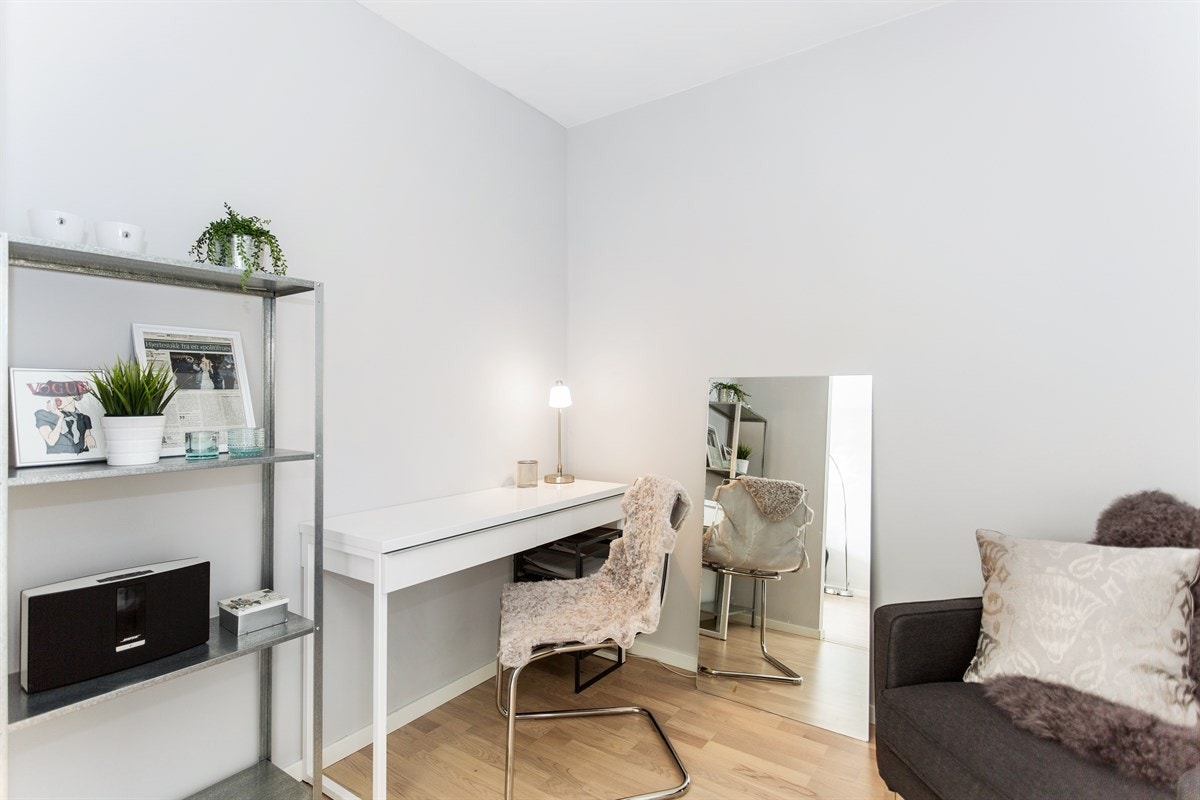 Disp.rom/kontor Galleribilde