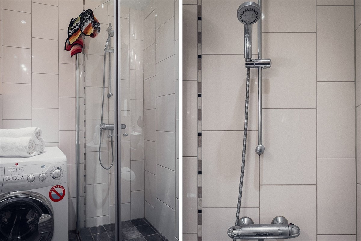 Dusjhjørnets svingbare glassdører er plassbesparende utenom bruk. Galleribilde