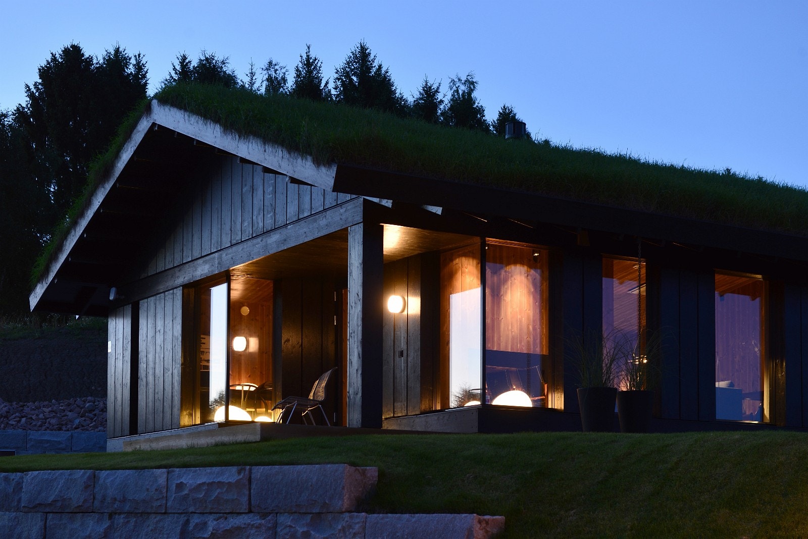 Dette bildet viser en terrasseløsning på en Vy-hytte. Galleribilde