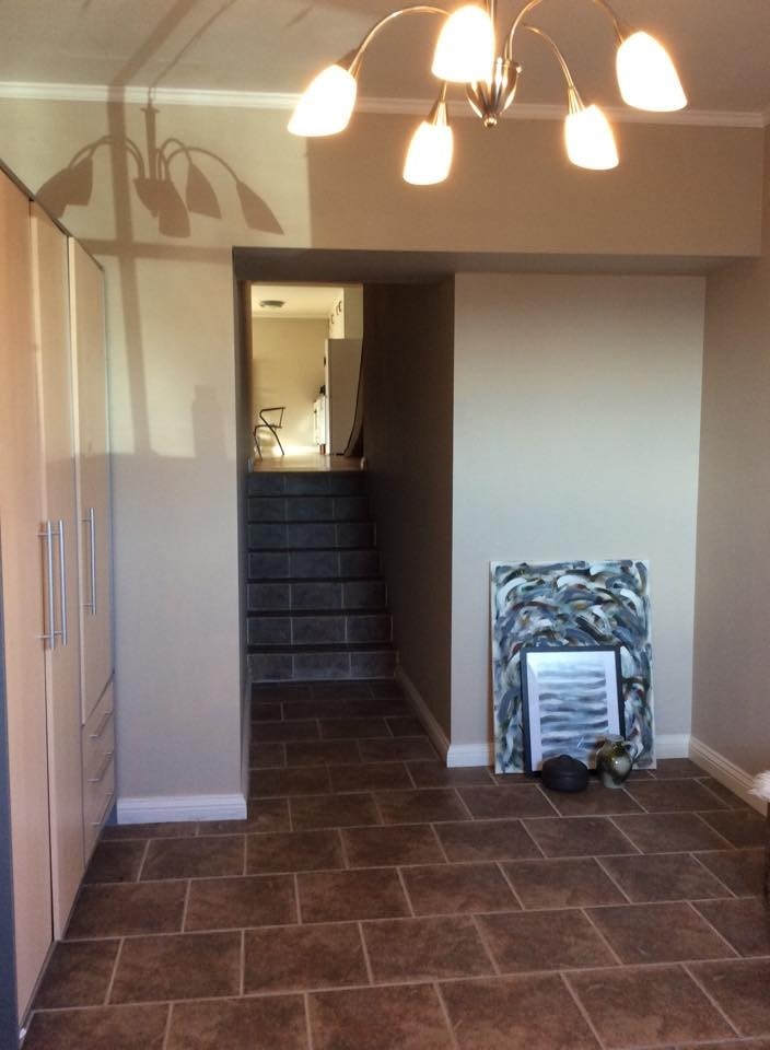 Entre, møblert Galleribilde