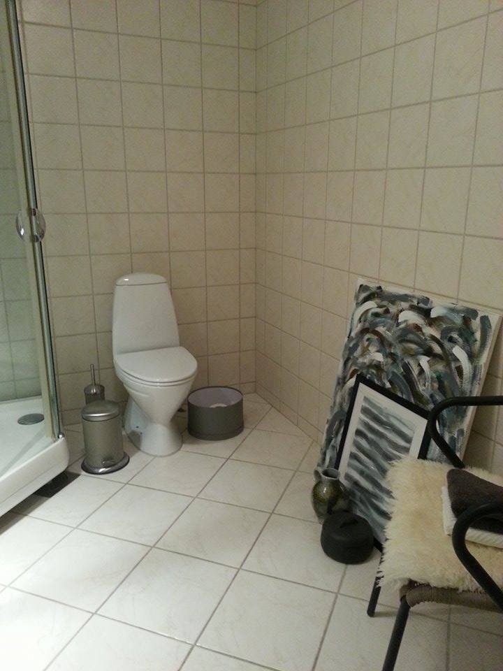 Bad, møblert Galleribilde