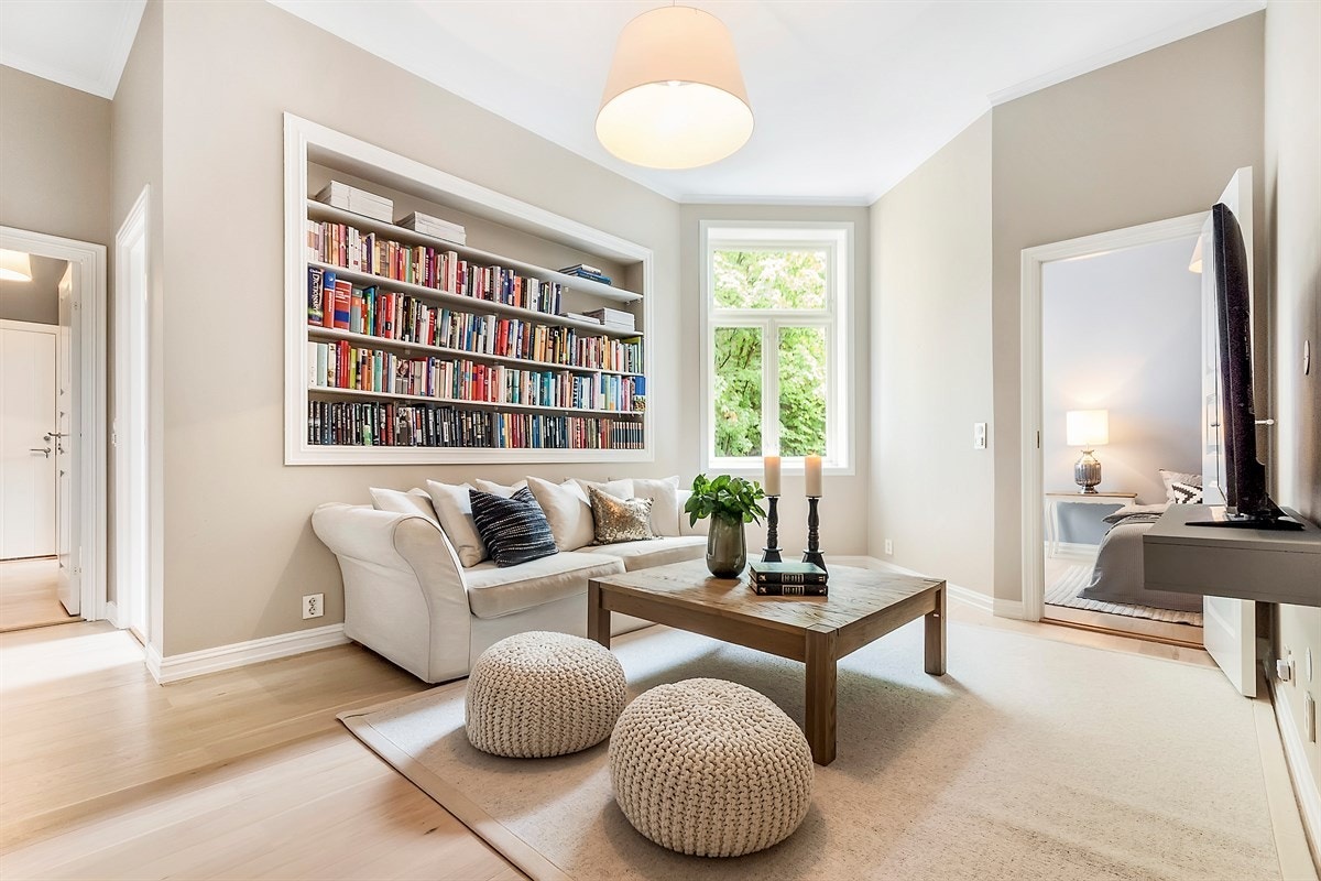 Tv-stue/bibliotek Galleribilde