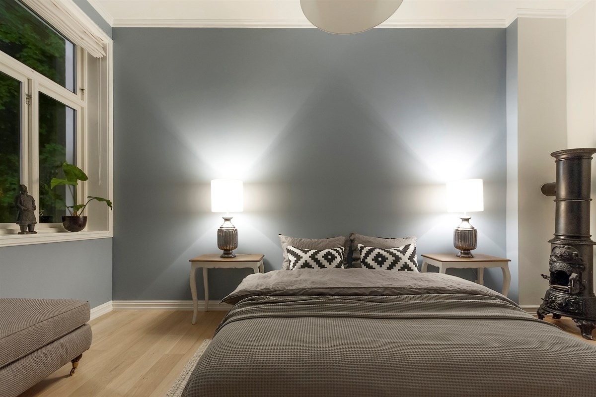 Master soverom med direkte tilgang til hoved badet. Galleribilde