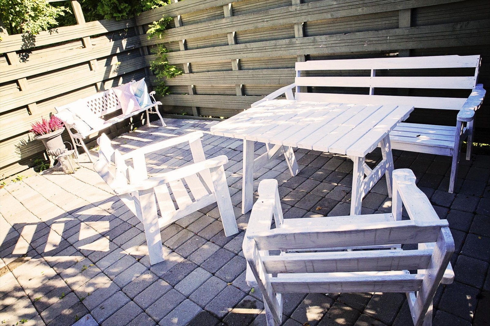 steinlagt uteplass hage Galleribilde