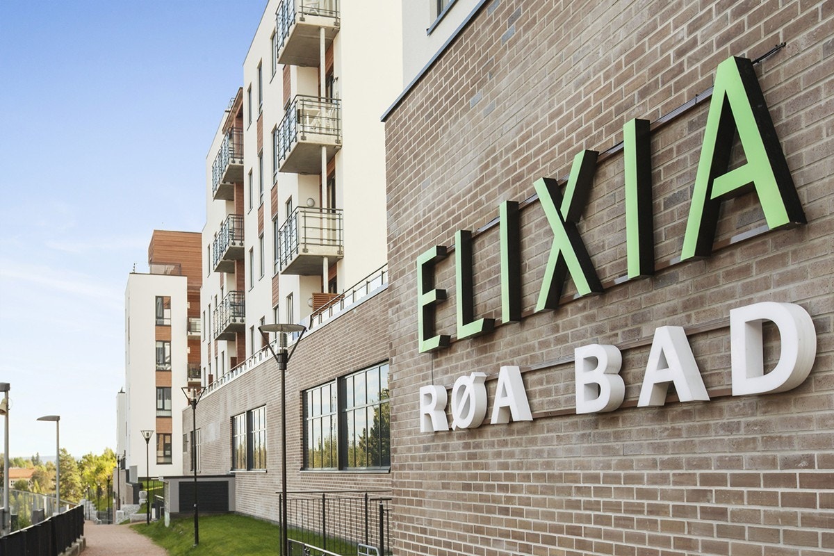 Nyåpnet badeanlegg på Røa. Her finnes bla. 25 meters basseng, vannsklie, egne barnebasseng, flere forskjellige saunaer og egen velværeavdeling med 2 boblebad samt et godt oppvarmet svømmebasseng som alltid holder over 30 grader. Galleribilde