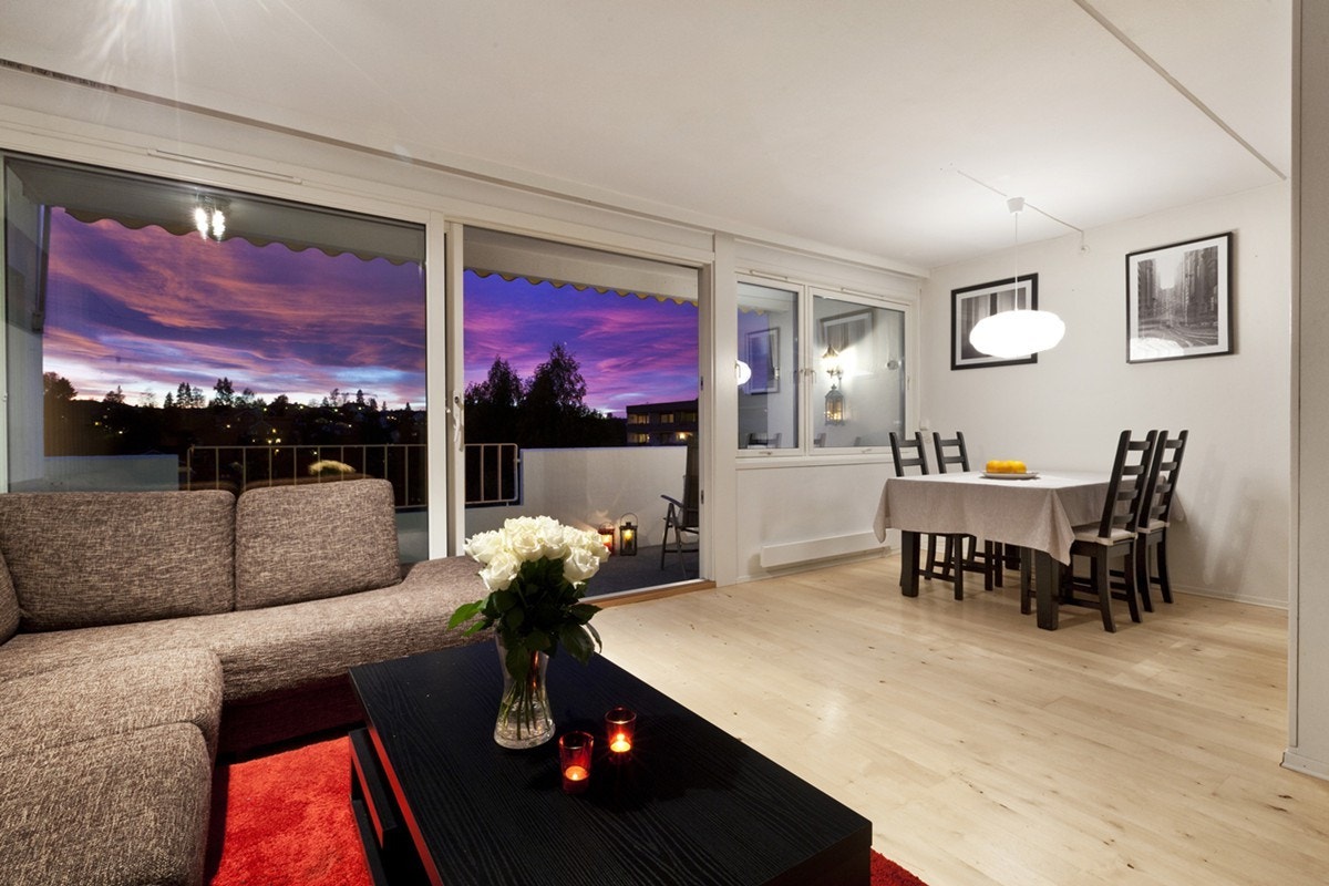 Velkommen til Hovseterveien 42b, presentert av Cecilie Beckmann v/Eie Frogner Galleribilde