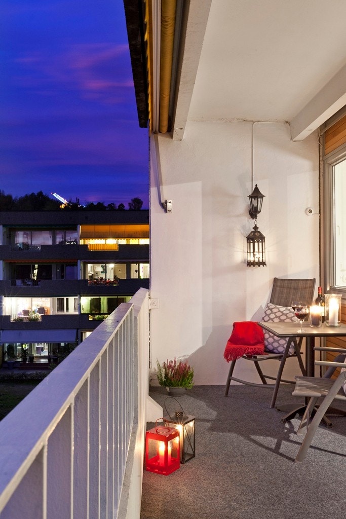 Kveldskos med Holmenkollen i bakgrunnen. Galleribilde