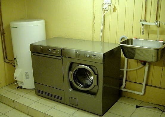 Felles vaskerom i kjeller. Galleribilde