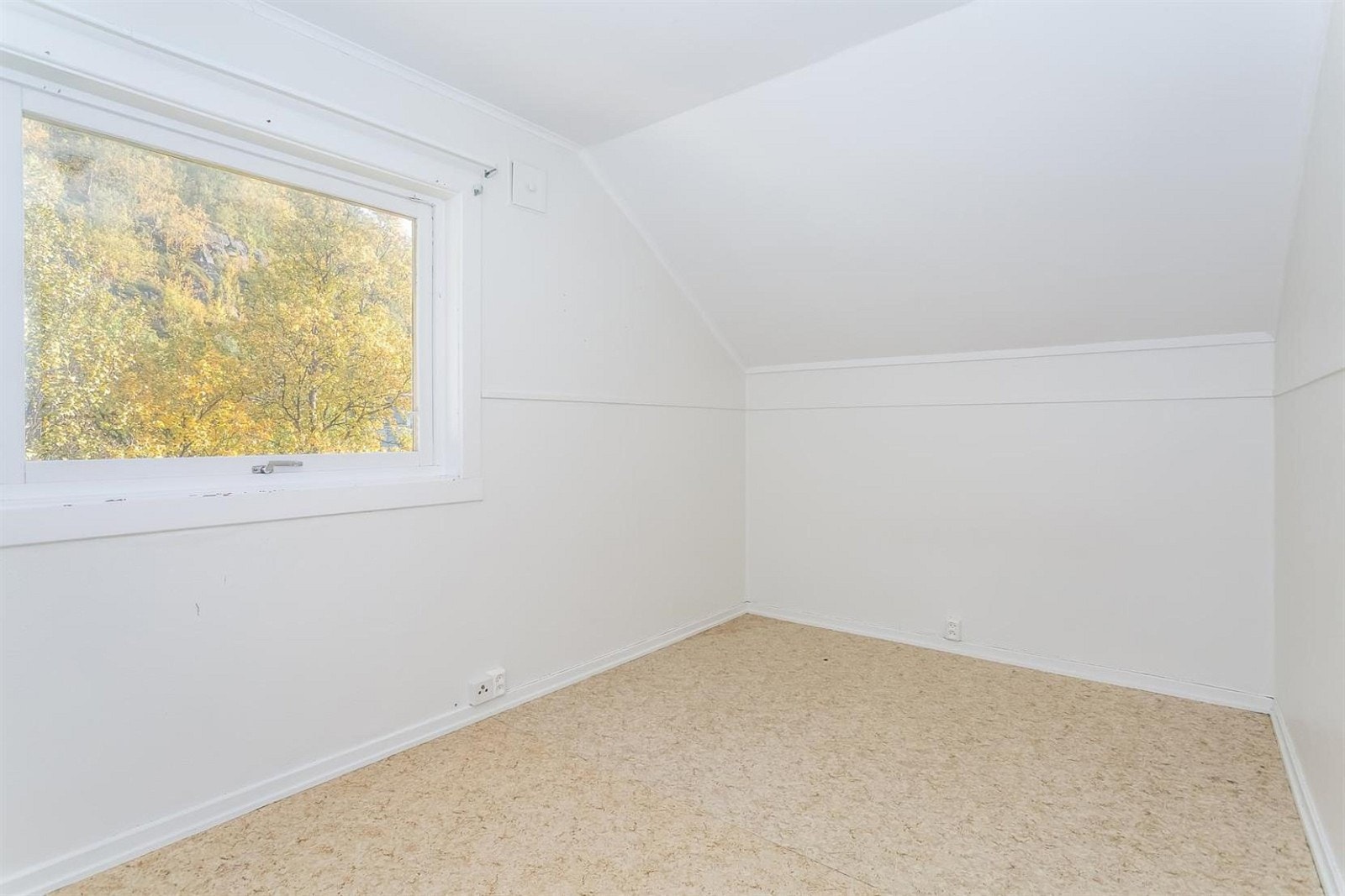 Soverom 2 i nr. 14. Galleribilde