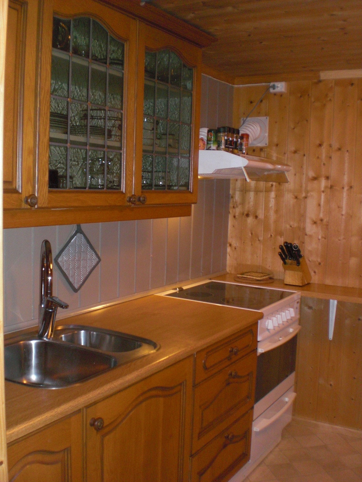 Fullt utstyrt kjøkken Galleribilde