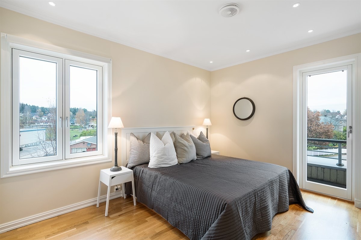 Det er totalt 3 soverom i leiligheten, men kontoret kan også benyttes som soverom. Galleribilde