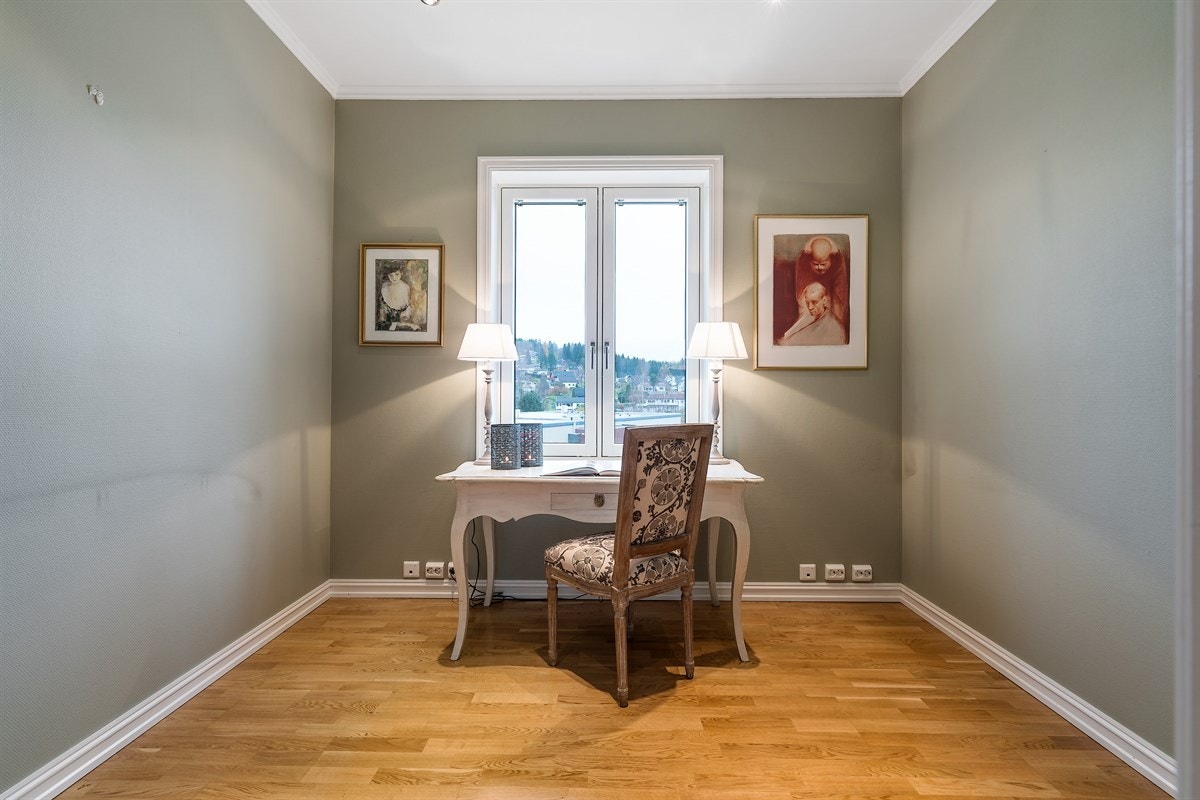 Kontor som også kan benyttes som soverom. Galleribilde