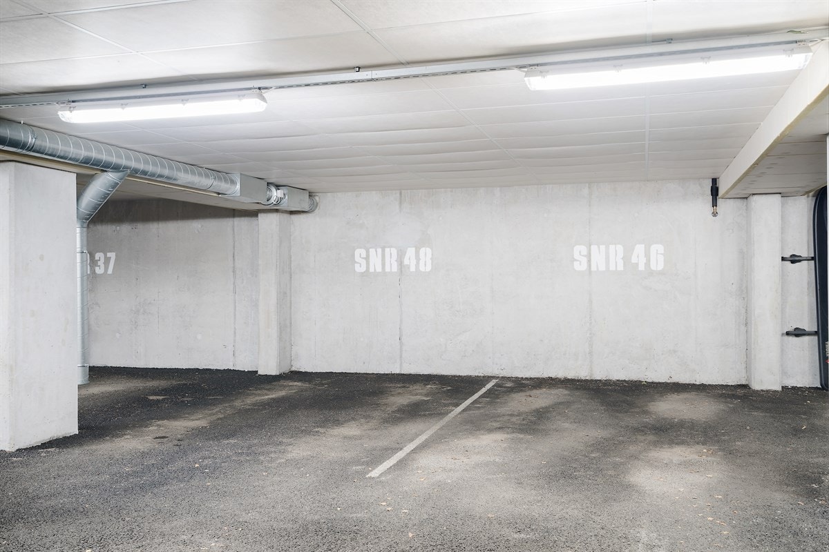 3 biloppstillingsplasser i sameiets kjellergarasje medfølger. Galleribilde