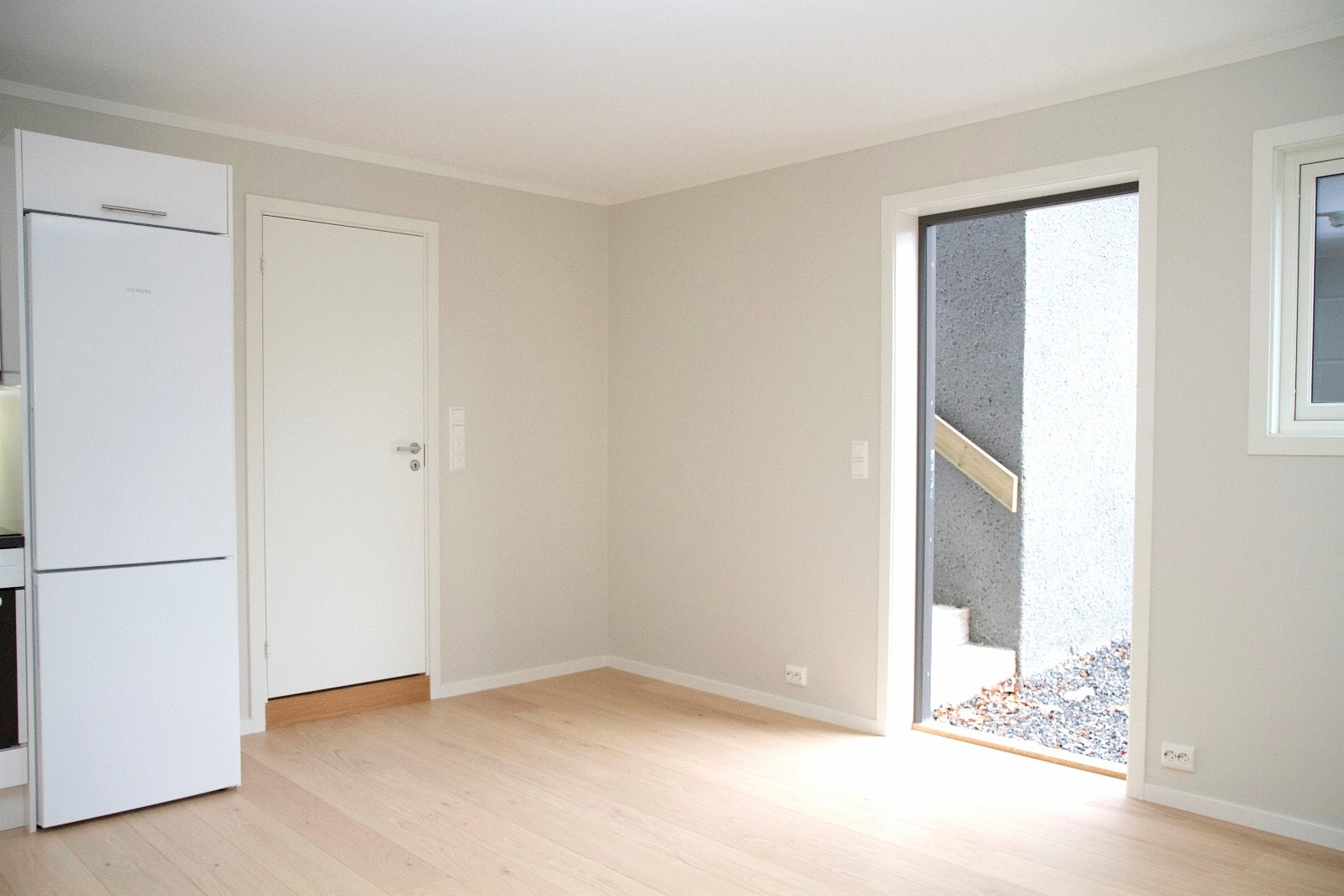 Romslig stue/kjøkken på ca 20m2 Galleribilde