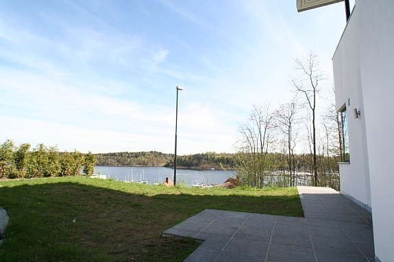 Utsikt fra uteplass/plen Galleribilde