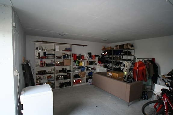 Del av stor bod, ute Galleribilde