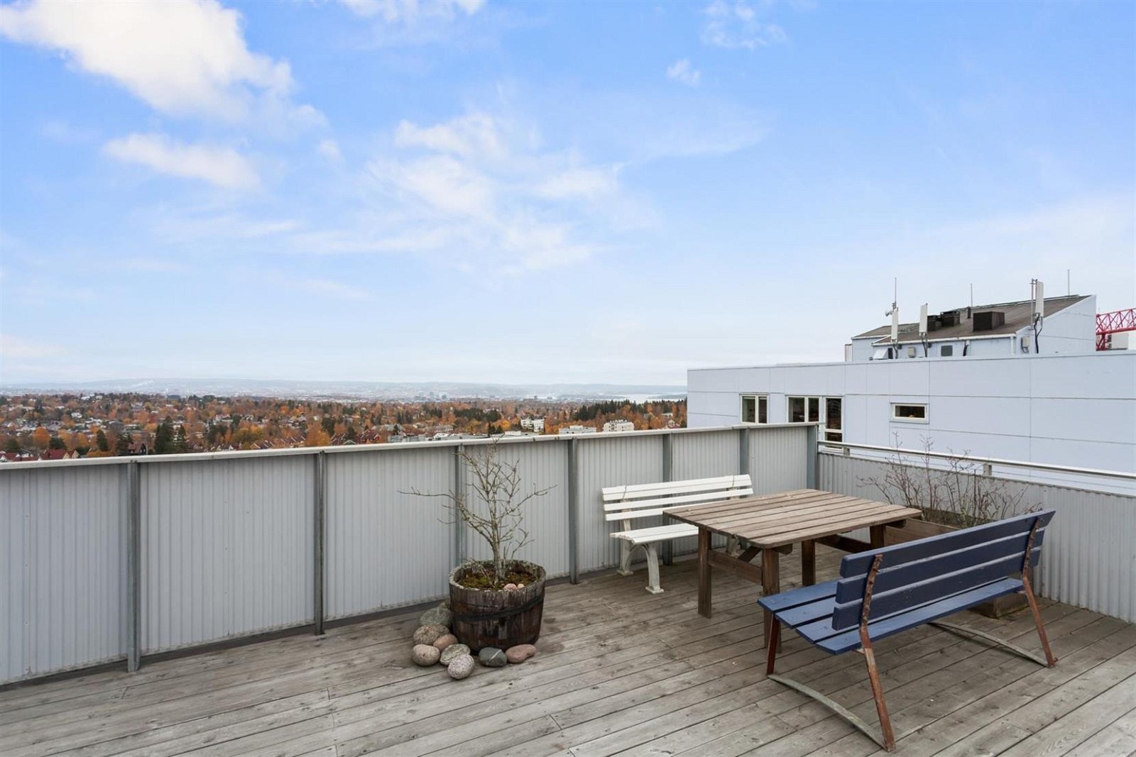 Felles takterrasse med gode solforhold hele dagen. Galleribilde