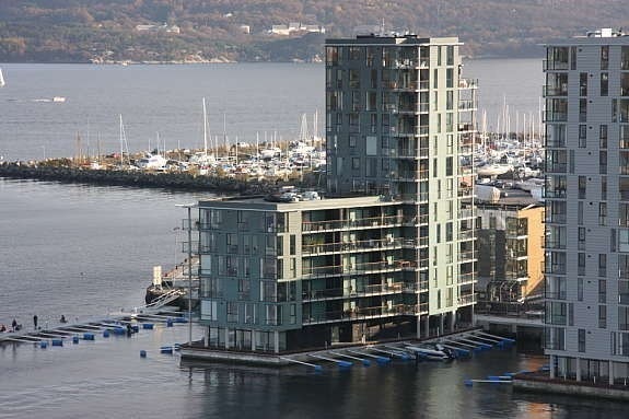 Hinna Brygge I sett fra "det skjeve tårnet" Galleribilde