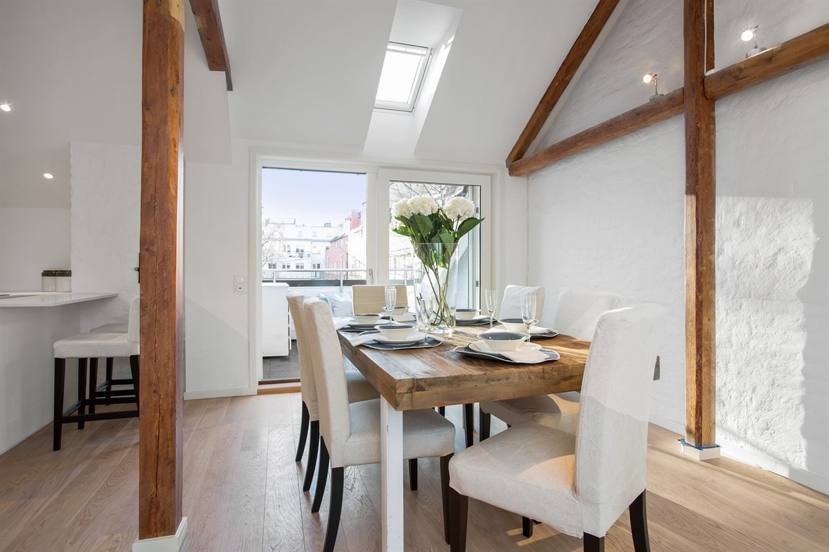 Fin planløsning, åpne fine rom. God atmosfære Galleribilde