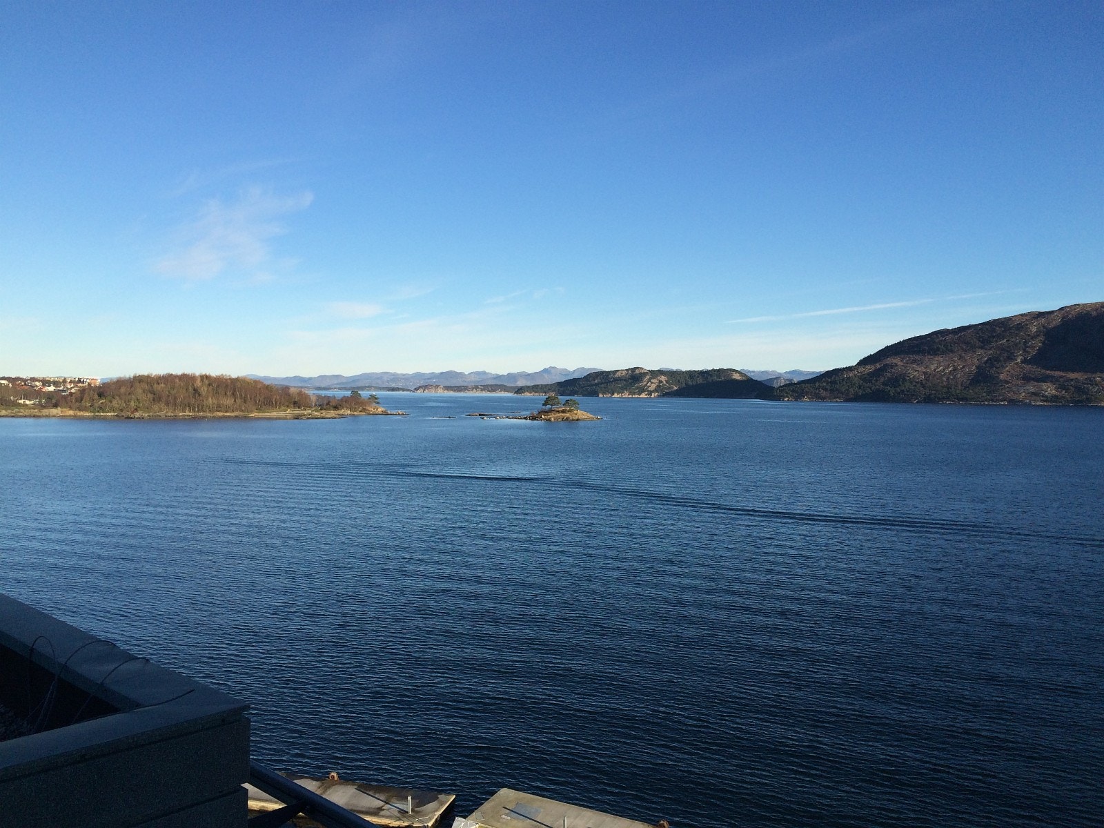 Utsikt mot nord-øst Galleribilde