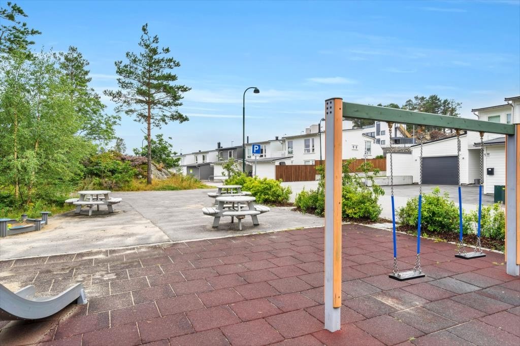 lekeplass like ved Galleribilde