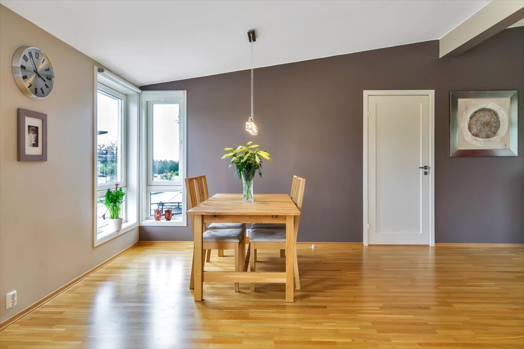 God plass til stor spisestue Galleribilde