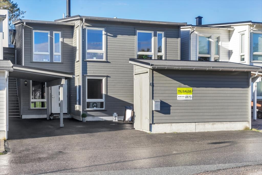 Carport og stor utebod Galleribilde