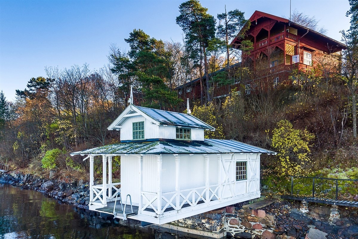 Badehuset eies av Oslo Havn, men mulighet til en leieavtale til badehuset, mot at man holder det vedlike iht avtale Galleribilde