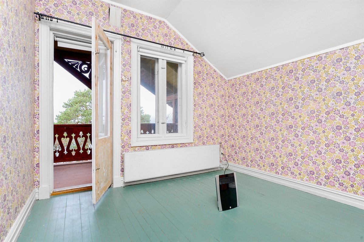 Oppholdsrom i 2. etg med utgang til balkongen Galleribilde