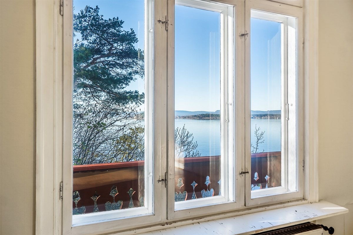 Nydelig utsikt fra stuevindu Galleribilde