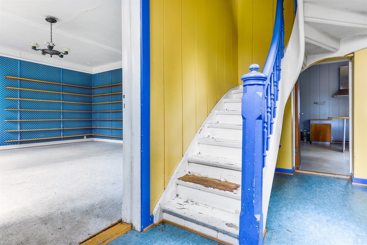 Hallen og trappen opp Galleribilde