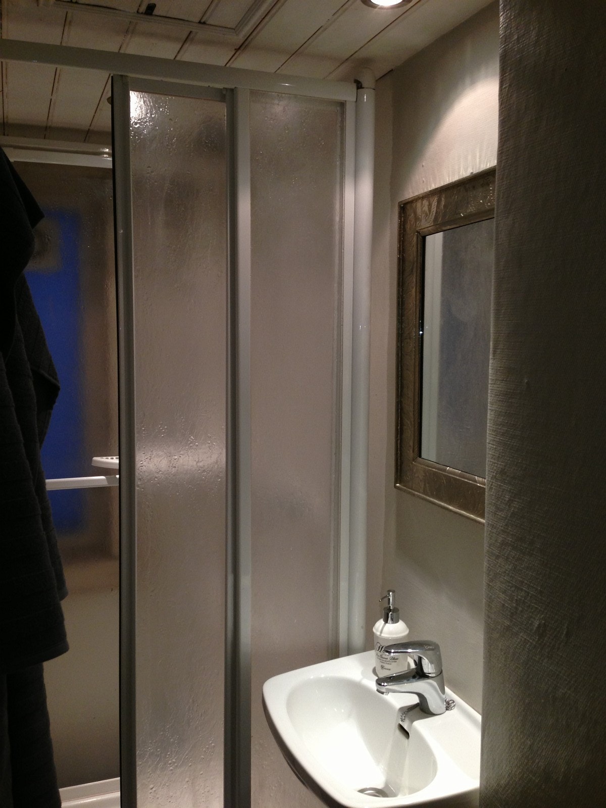 Bad, dusj Galleribilde