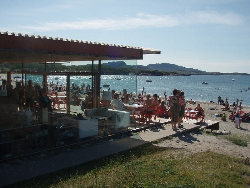 En halvtimes kjøring fra Åfjord sentrum finner du Strandbaren (Foto: Roar Svenning) Galleribilde