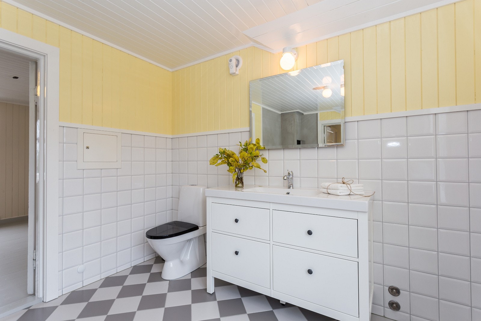 Bad med opplegg til vaskemaskin Galleribilde