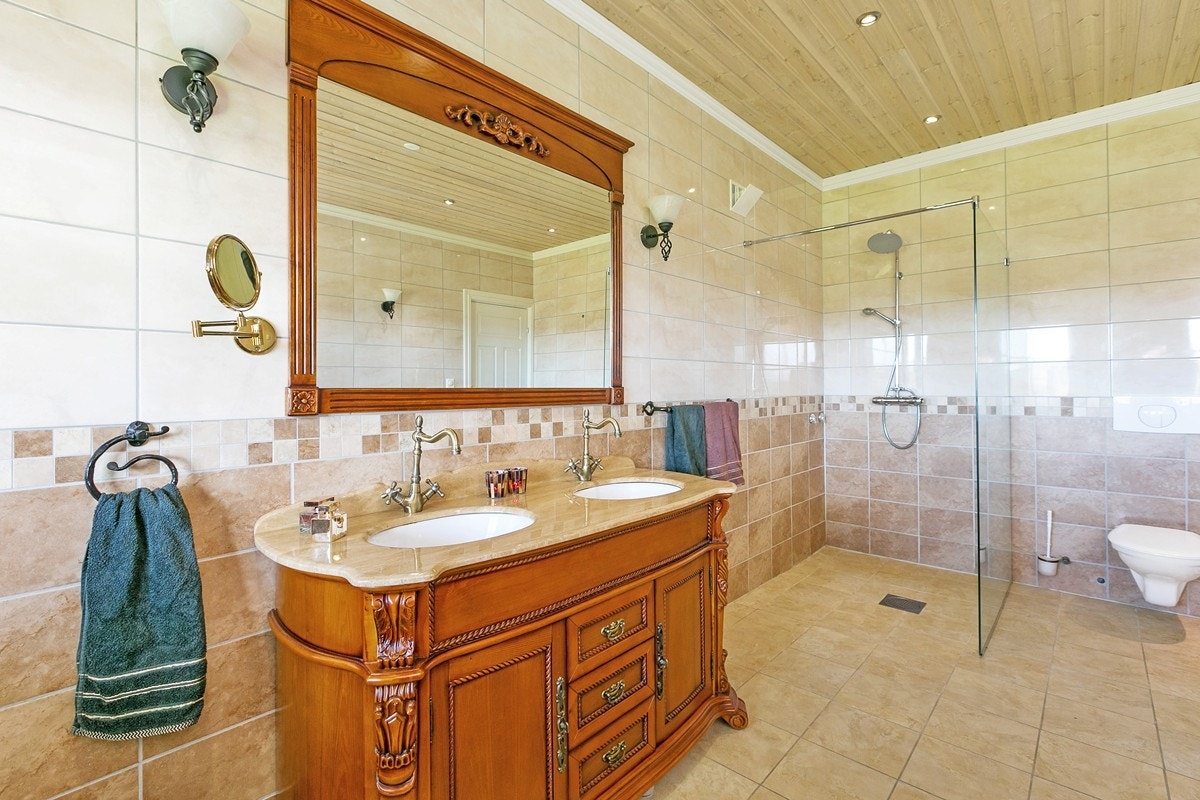 Bad 1. etasje Galleribilde